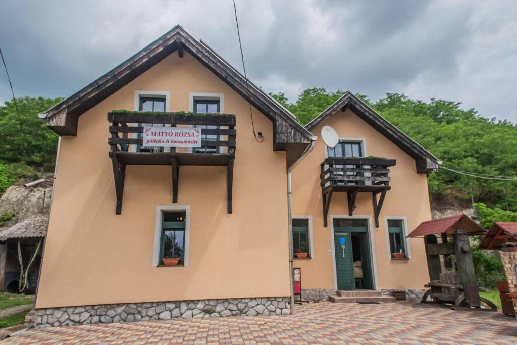 Apartamento Borissza Vendégház  Ostoros Exterior foto